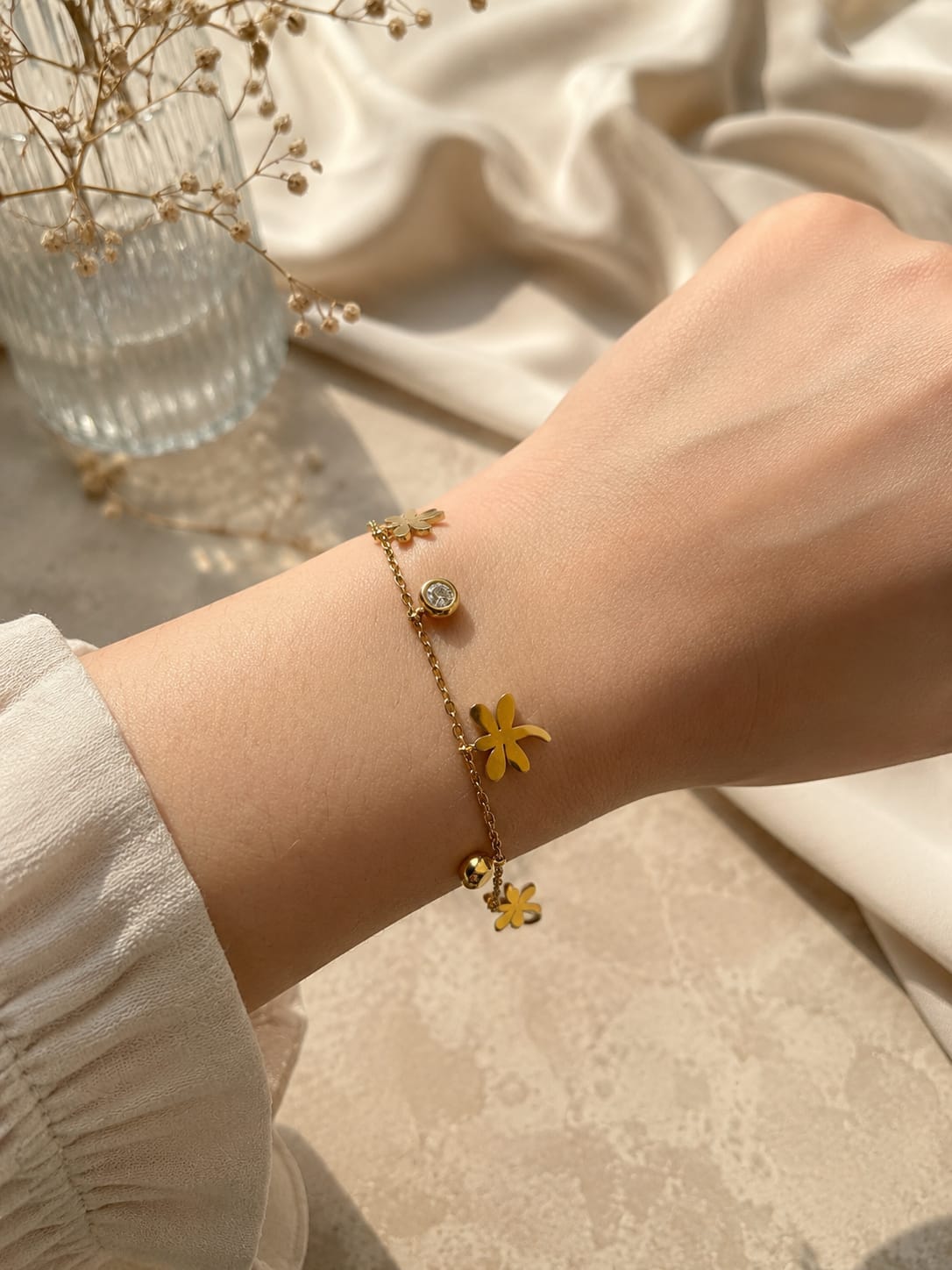Bee Style Bracelet With Zircon