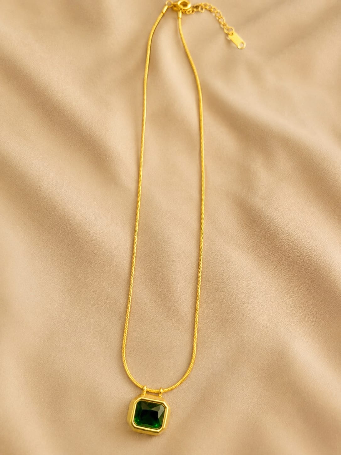 Emereld Green Necklace