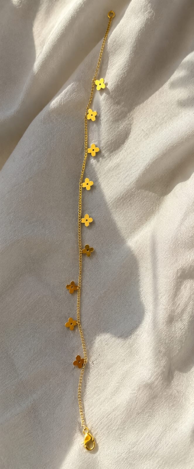 Delicate Flower Chain Bracelet