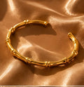Hand cuff Adjustable
